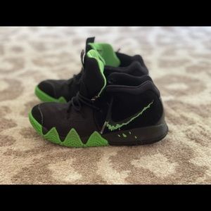 Nike Kyrie 4 Halloween Edition Size 13.5Y